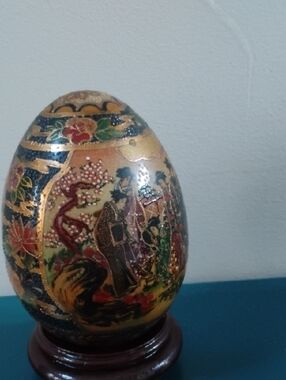 Hand-Painted Decorative Egg Art in Gold and Blue SATSUMA